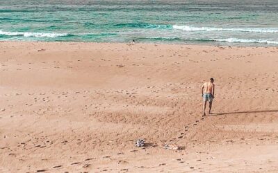 8 Benefits of Walking and Running Barefoot on Sand